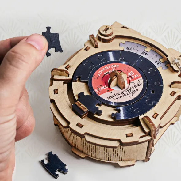 CluePuzzle - Record Player