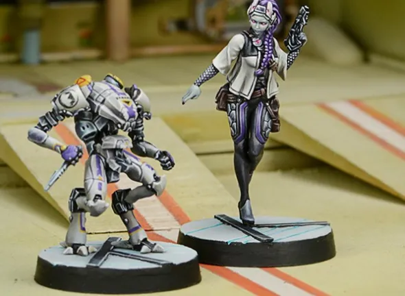 Infinity - Aleph : Danavas Hacker & Karkata Remote Ancillary Unit (Knife Breaker Pistol)