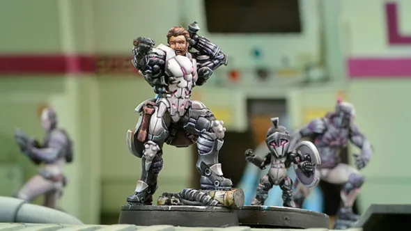 Infinity - Hector, homerid Champion (Heavy pistol, Exp CCW)