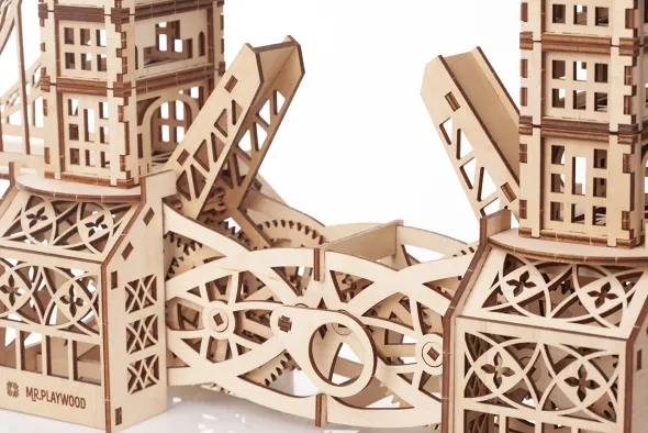 Mr Playwood - Tower Bridge S